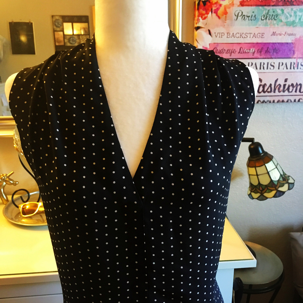 NWT ROSE & OLIVE V-Neck Hi-Low Blouse, Size L